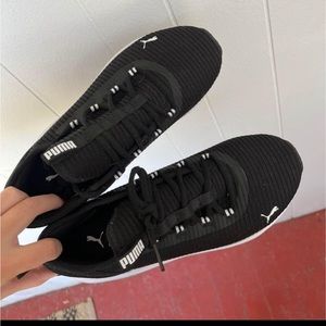 Womens PUMA sneakers